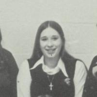 Suzanne Welling's Classmates profile album