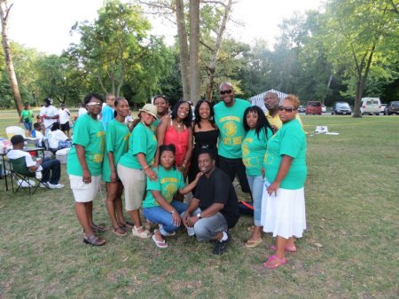 Wilma Abercrumbie's album, Alumni Picnic