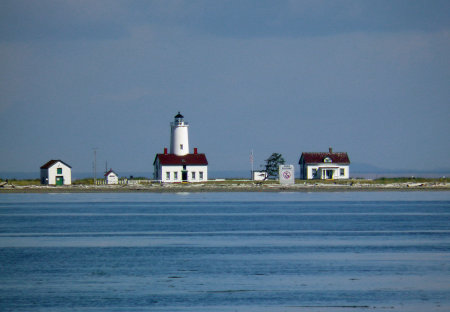 Lighthouse at the end of Dungeness Spit.