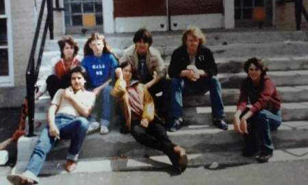 Class of 1980/ side ebtrance
