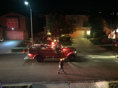 Local Fire Dept. Sends Santa through neighbors