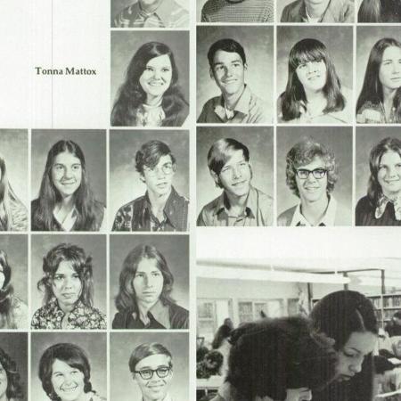 Linda McIntosh's Classmates profile album