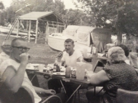 Picnic with Carl's family 