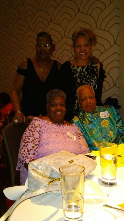 Joanne, Rosalyn (standing), Selena and Gaynell