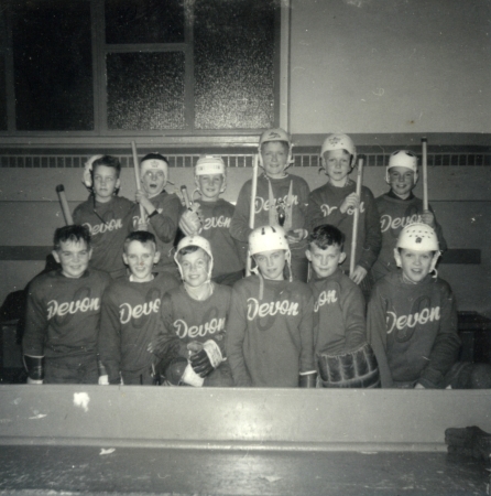 Grade 5 South Devon Schoolboy hockey team