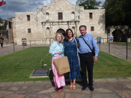 Famiy At Alamo