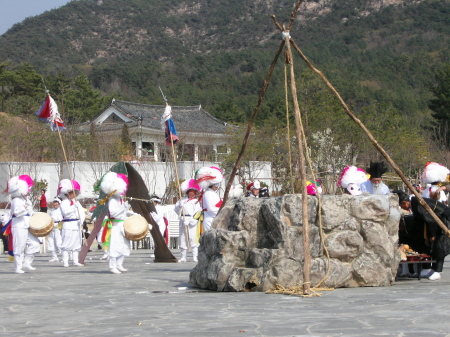 Traditional Korean Holiday Dance