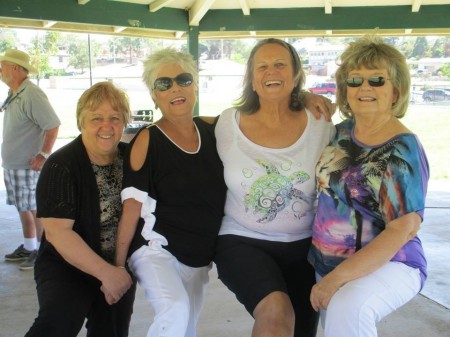 Rita Grisafe, Earleen Hoover, Candi Schmidt, Linda Prince, John Wooten in background