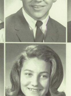 Linda Davis' Classmates profile album