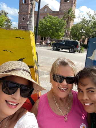 The girls in Paz, Mexico - with Diane & Sheri