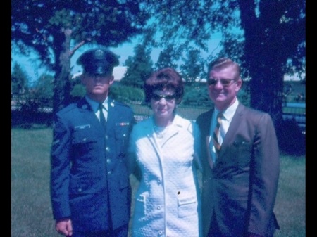 1970 USAF with Mom & Dad