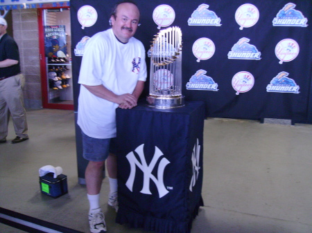 David with the World Championship Trophy !!!