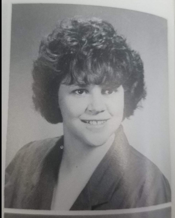 Lisa Roberts' Classmates profile album