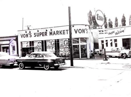 Vons Super Market 1950's & 1960's & Esso