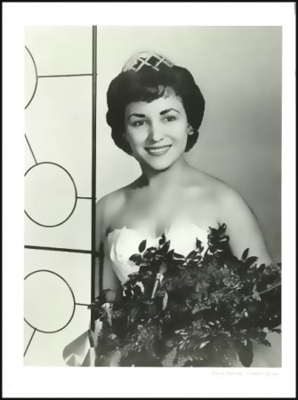 Gloria Estrada-Slivensky's Classmates profile album