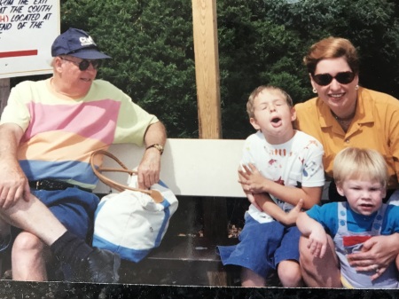 1993-with dad, sons Jon & Willis