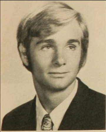 Robert Reynolds' Classmates profile album