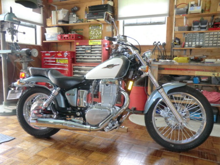 Stock bike; platform for the bobber Right Side