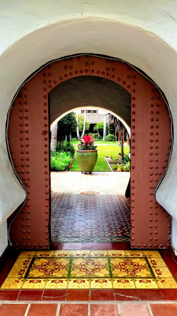 Entrance to Casa Romantica, San Clemente, CA 