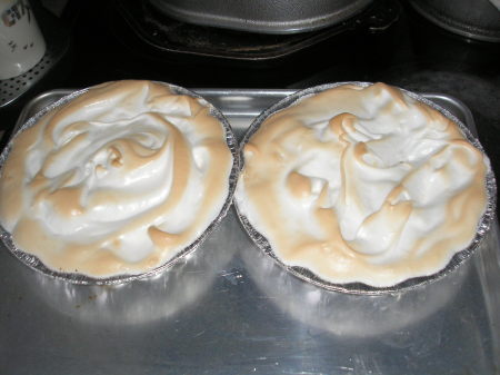 Lemon meringue pies 