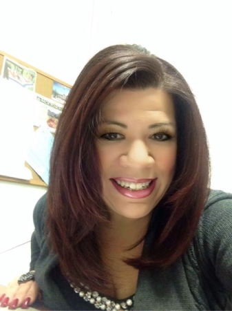 Yvette Nieves's Classmates® Profile Photo