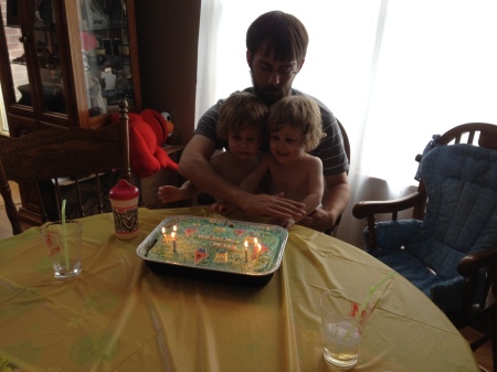Robert & boys 3 yrs - cake time