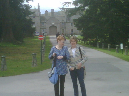 Susan & her sister Pam 