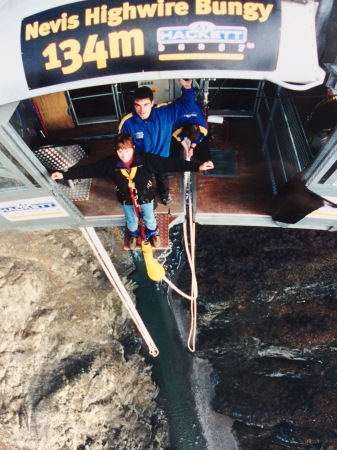 Bundgy jumping l34M in New Zealand