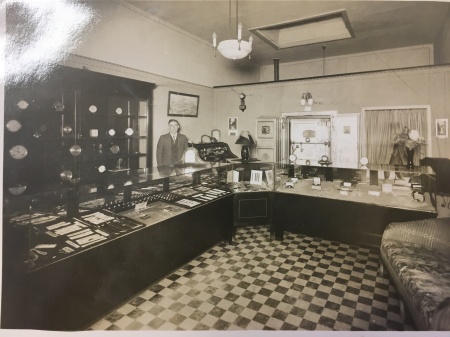 1935 Crain , Jewelers, Blackstone Ave.