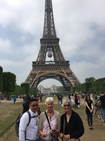 Dana, Jeannie, Becky-Paris Eiffle Tower