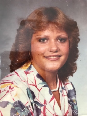 Debbie Glidden Willis' Classmates profile album