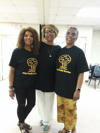 Me (ctr.) w/sisters Pat Hale & Sherlean Lee.