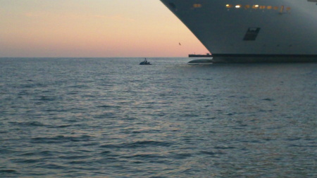 richie pulling cruise ship off reef