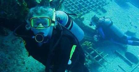 Wreck diving Cayman Brac 