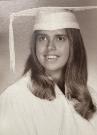 Linda Sue Lewis' Classmates profile album