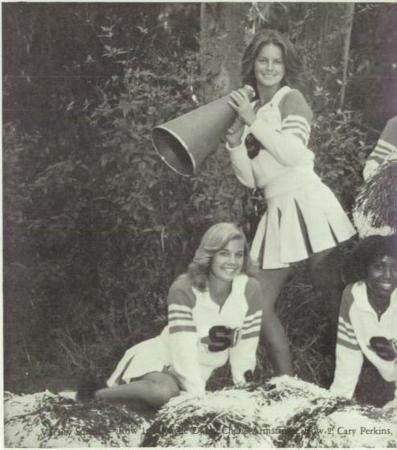 Cheer 79'-80'