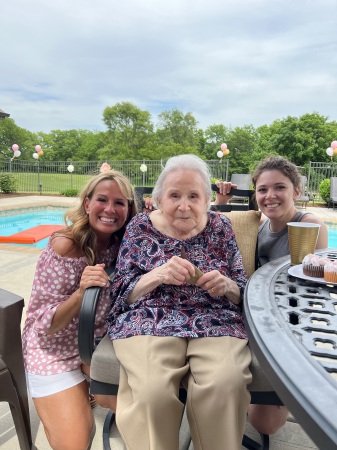 Angie, Mom (99), Emilee