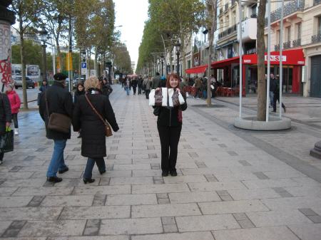 Shopping on Avenue des Champs-Elysees