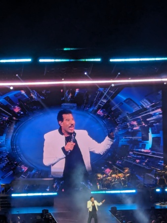 Lionel Richie was fabulous!!