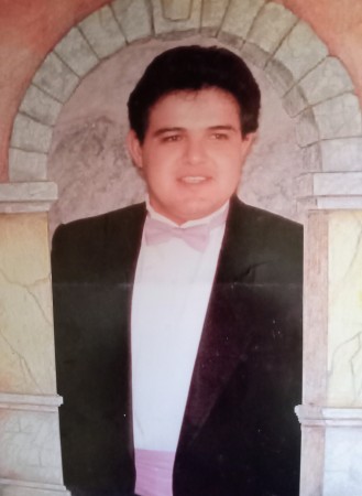 Roberto Davila's Classmates® Profile Photo