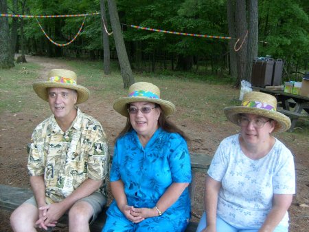 Bill and Glenda Bryant and Linda Doin 