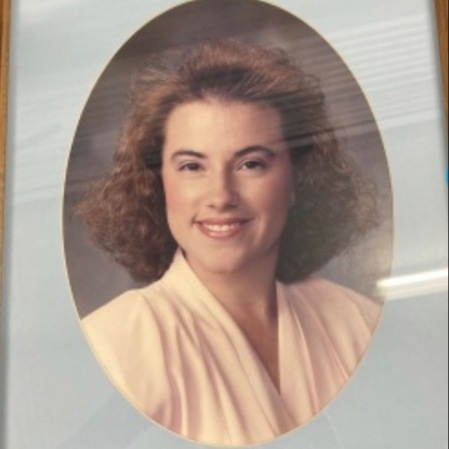 Leslie Greenwood's Classmates profile album