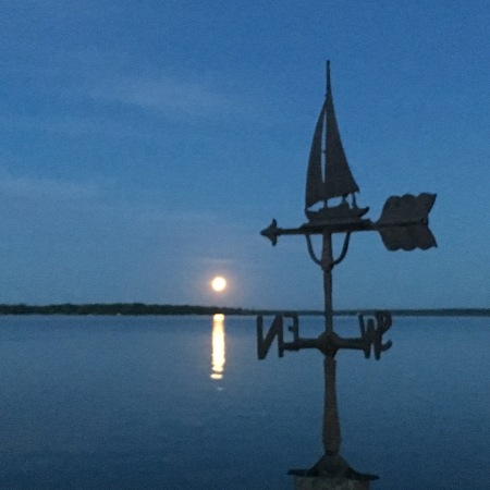 Moon rise Grand Lake Cottage
