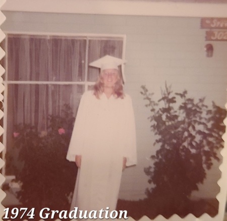 Linda Stevens' Classmates profile album