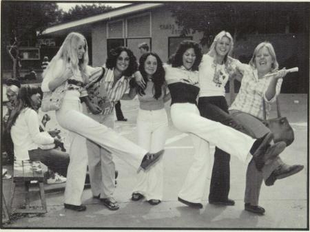 Lydia,Mary,Yolanda,Darleen,Robbin,Donna, 1977