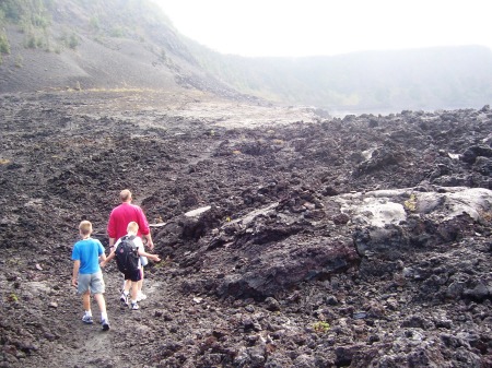 Hiking Kilauea Iki crater 2005