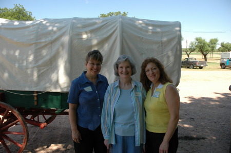 Laurie (sister), Mom, Trish