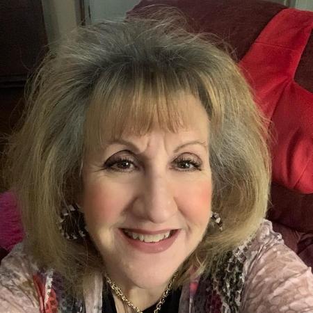 Linda Cooney's Classmates® Profile Photo