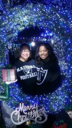 Lisa Warren & her daughter. Raiders 4 life🏈