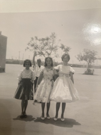1961 Lynn, Peggy, Christine (?)